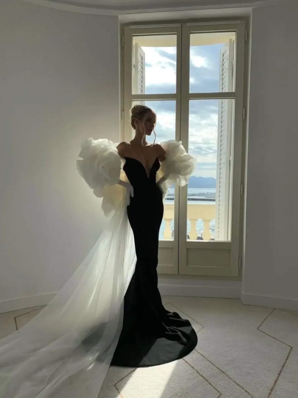 Countach Gown - Size 10 - Black - Ships in 48 hours - Picture 6 of 6